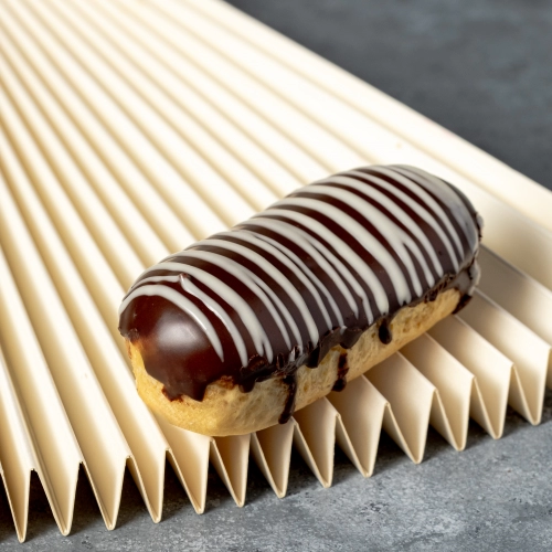 Ekler – Siyah Çikolatalı Orta